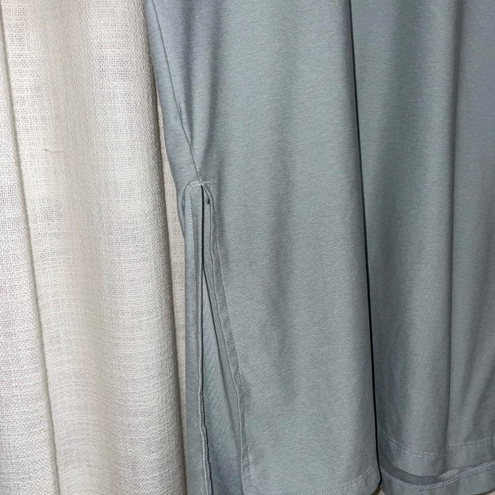 Old Navy Active Cloud Soft Tunic Top - Picture 2 of 4